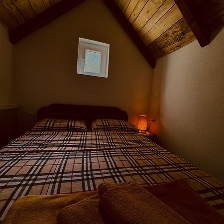 Vikendica,Bungalovi Lipska Pecina Цетинє Екстер'єр фото