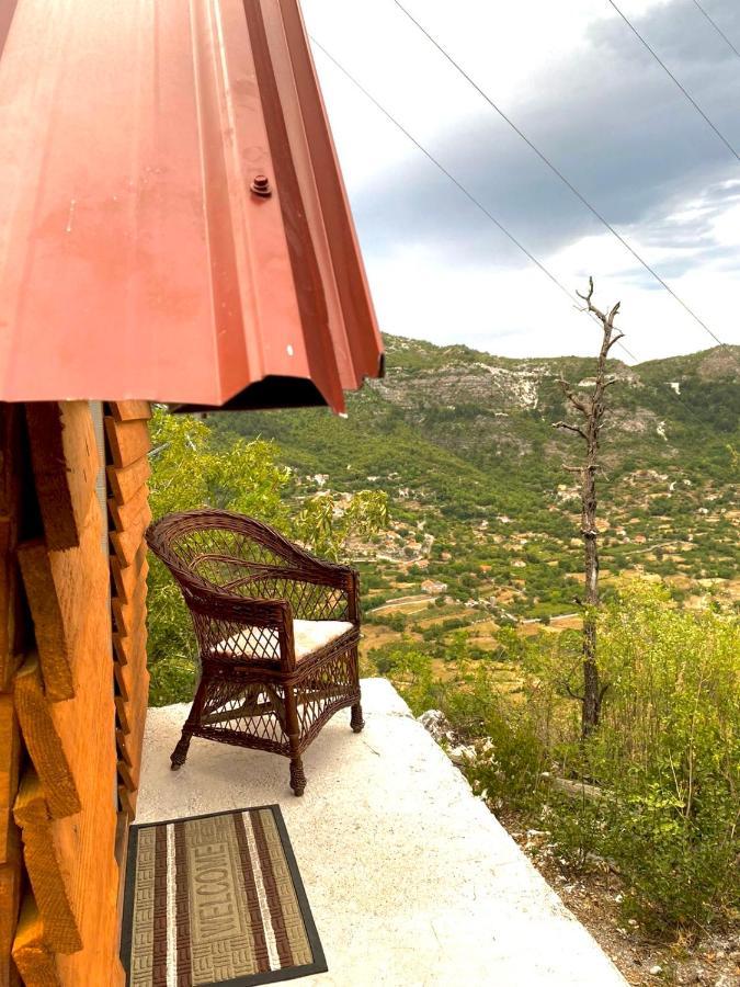 Vikendica,Bungalovi Lipska Pecina Цетинє Екстер'єр фото