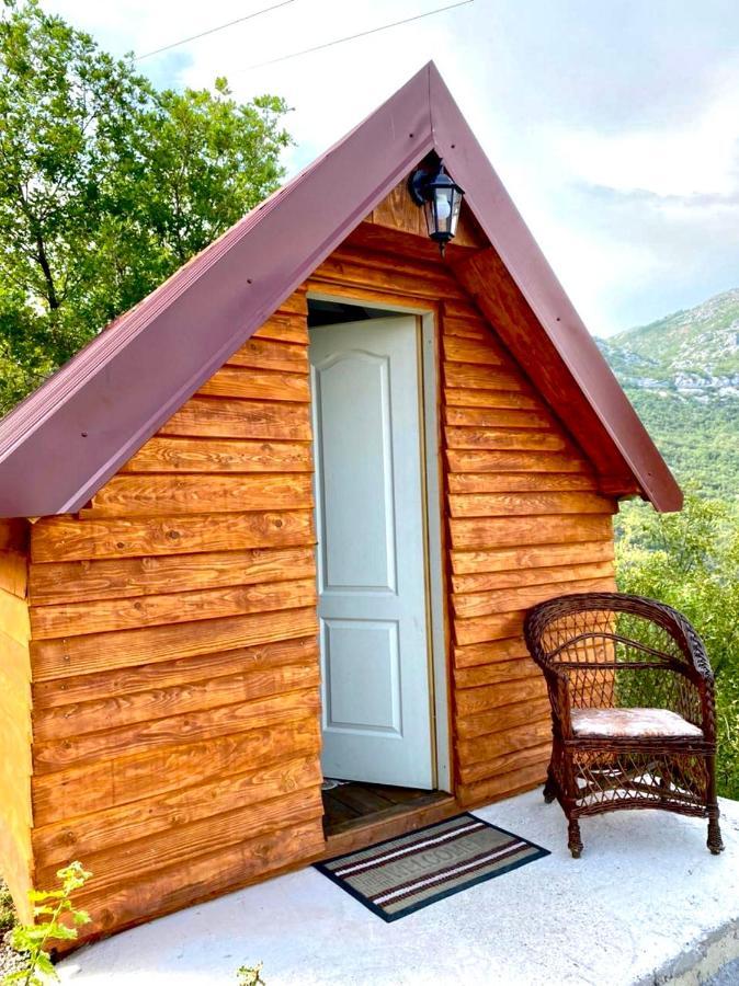 Vikendica,Bungalovi Lipska Pecina Цетинє Екстер'єр фото