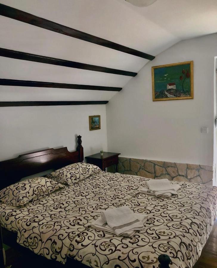 Vikendica,Bungalovi Lipska Pecina Цетинє Екстер'єр фото